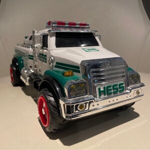 2011 Hess Tow Truck with Car